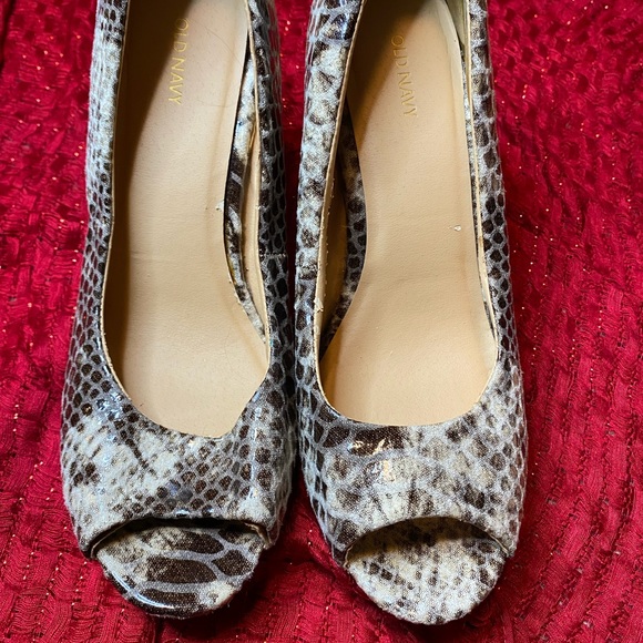 OLD NAVY HEELS - Picture 5 of 5